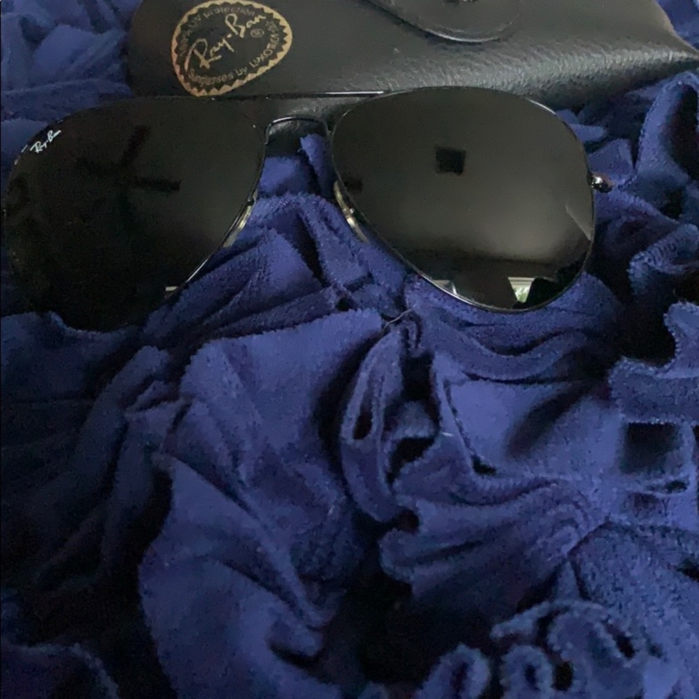 Black Rayban Aviaters